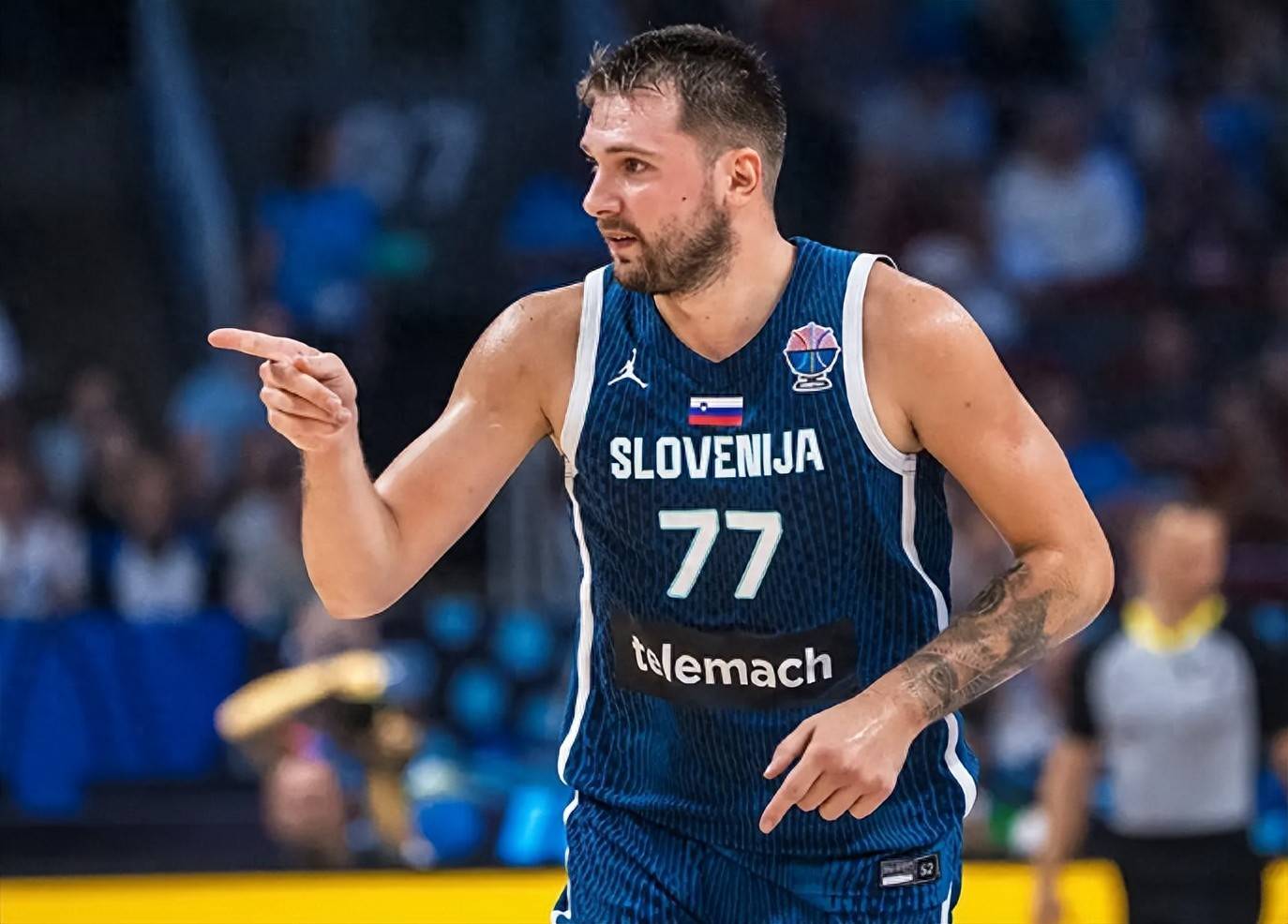 九游体育-包含字母哥焦点对战，东契奇与30激战老鹰分钟，爆冷胜负难料！观众掌声雷动的词条-九游体育