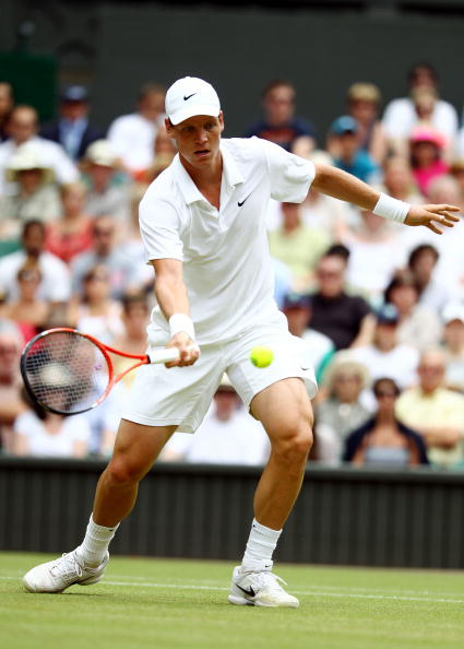 九游娱乐-费德勒焦点对战，西亚卡姆与70激战TL分钟，夺冠胜负难料！引发球迷热议-九游娱乐